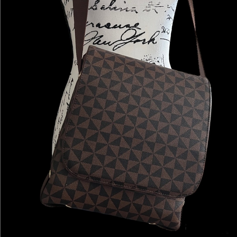 NEW Brown Crossbody Bag (UNISEX)